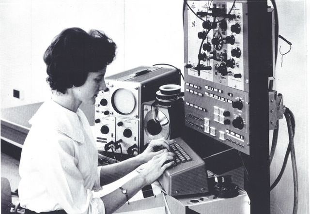Mary Allen Wilkes working at the LINC computer in 1960